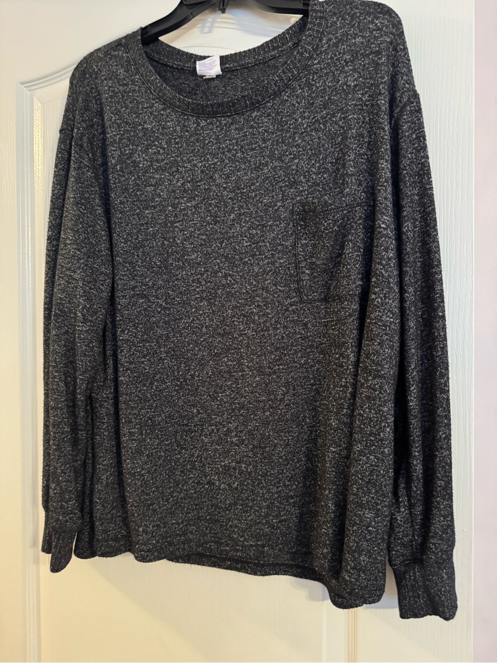 Women’s Charcoal Heather Long-Sleeve Pocket Shirt